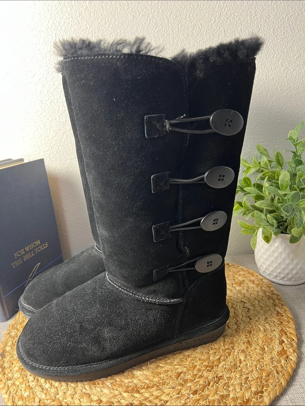 BEARPAW Lori Black Suede Sheepskin Button Boots Women’s Size 6